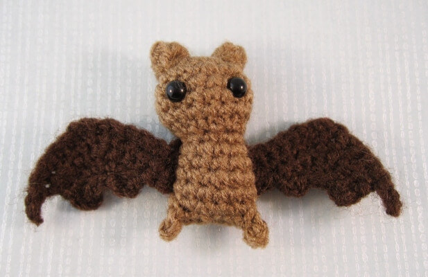 Itty Bitty Bat Free Amigurumi Pattern by Lucy Ravenscar Crochet Creatures