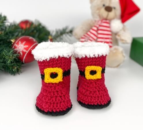Santa Baby Booties Crochet Pattern by JoToTheWorldCreation