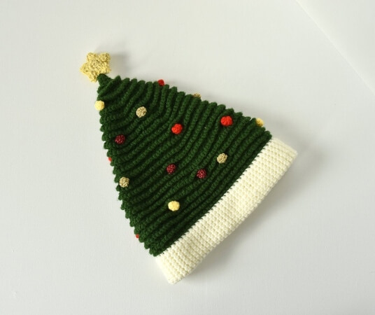 Santa Christmas Tree Hat Crochet Pattern by VliegendeHollander