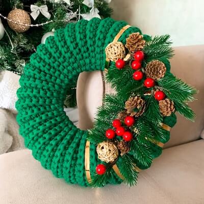 Crochet Christmas Wreath Pattern by Wow Bag Shop Design