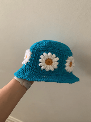 Daisy Days Crochet Bucket Hat Pattern by Kirsten Wilson