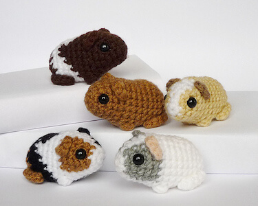Newborn Free Crochet Guinea Pig Pattern by Kati Galusz