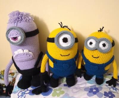 Crochet Minion Amigurumi Pattern by Finger Epiphyte