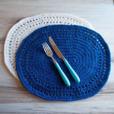 Crochet Oval Placemat Pattern by CraftingEachDay
