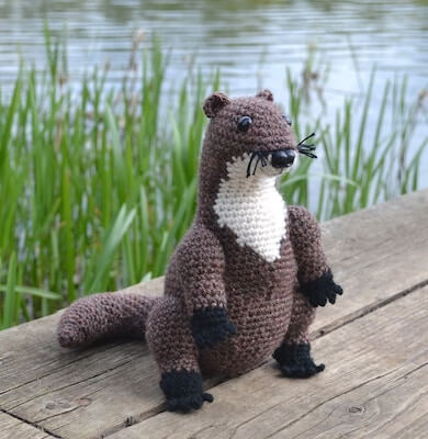 Crochet River Otter Pattern by Make It Easy Craftroom