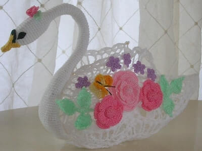 Crochet Swan Centerpiece Pattern by Bella Crochet