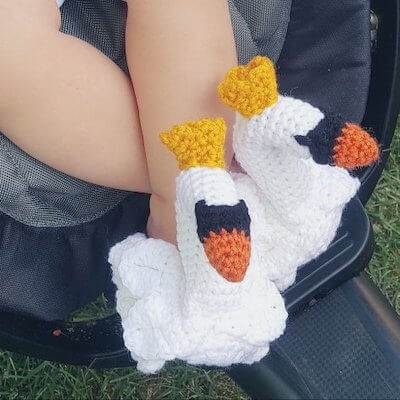 Crochet Swan Slippers Pattern by Yarnutopia