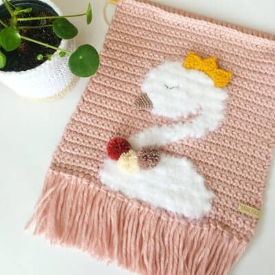 Crochet Swan Wall Hanging Pattern by Manuska