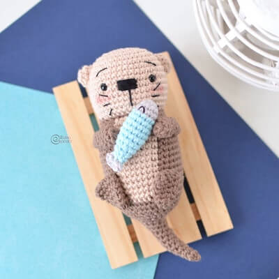 Gilbert, The Otter Crochet Pattern by Elisa's Crochet