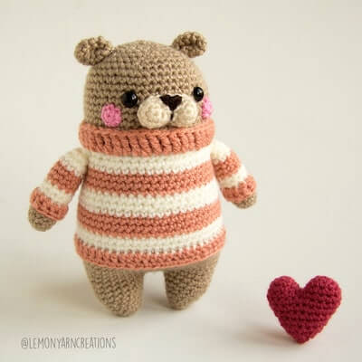 Ollie, The Otter Crochet Pattern by Lemon Yarn Creations