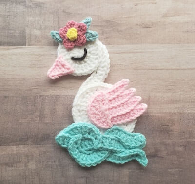 Stella, The Swan Applique Crochet Pattern by The Yarn Conspiracy