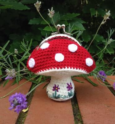 Toadstool Coin Purse Crochet Pattern by Lau Loves Crochet