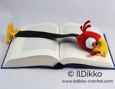 Chili, The Parrot Bookmark Crochet Pattern by Il Dikko