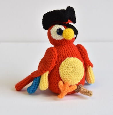 Pirate Parrot Crochet Pattern by Vliegende Hollander