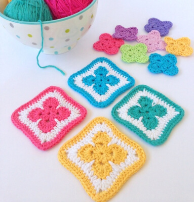 Fleur Motif Free Square Crochet Pattern from Poppy & Bliss