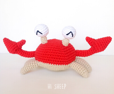 Beachy Crochet Crab Free Pattern by Hi Sheep