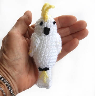 Cockatoo Crochet Pattern by Ren's Fibre Art