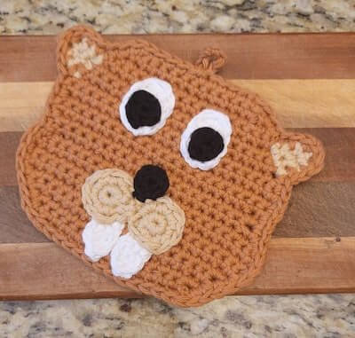 Crochet Beaver Potholder Pattern by My Fingers Fly