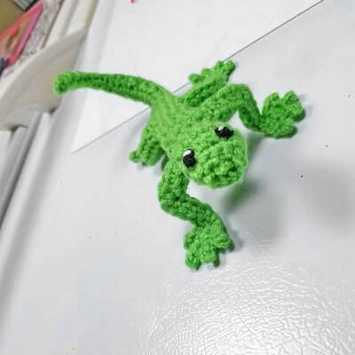 Crochet Lizard Magnet Pattern by Top Stitches Crochet