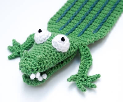Crochet Crocodile Bookmark Pattern by Supergurumi Shop
