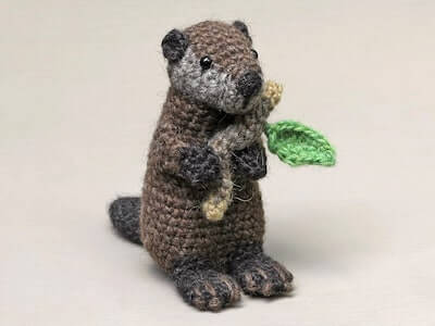 Realistic Crochet Beaver Pattern by Sons Popkes