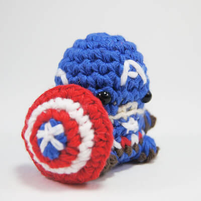 Captain America Amigurumi Pod Puppet Pattern by Club Crochet