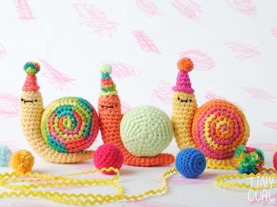 Party Snail Amigurumi Pattern by Tiny Curl