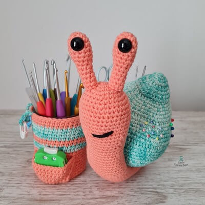 Snail Caddy Crochet Pattern by Little Green Bear Shop