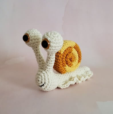Snail Crochet Pattern by The Lofty Loop