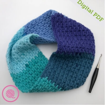 Crochet Cowl Feather Stitch Pattern by GoodKnitKisses