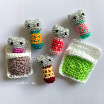 Catnap Kitties Free Amigurumi Pattern by Sweet Softies