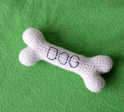 Dog Bone Crochet Pattern by Vliegende Hollander