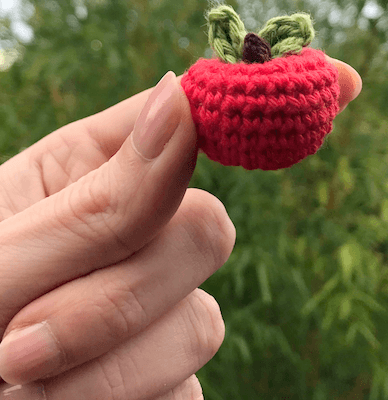 Mini Apple Free Amigurumi Pattern by Stella's Yarn Universe