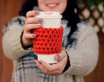 10 Minute Beginner Crochet Coffee Sleeve Pattern by The Jessica Life