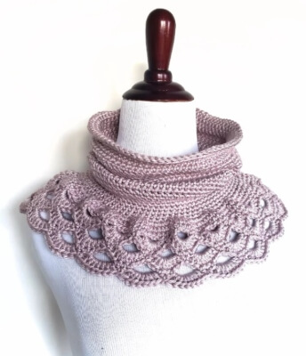 Victorian Scalloped Cowl Crochet Pattern by chezpascale