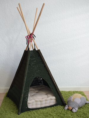 Crochet Cat Tent Pattern by Lena-Marie Hoppe