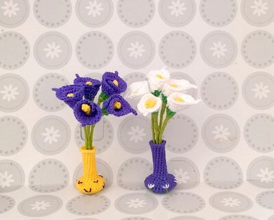 Crochet Tiny Calla Lily Flower Pattern by Vinamigurumi