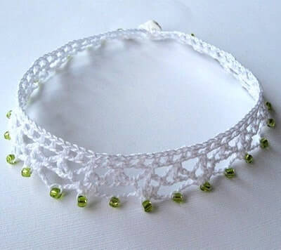 Easy Beaded Choker Crochet Pattern by Kayclair Goodies