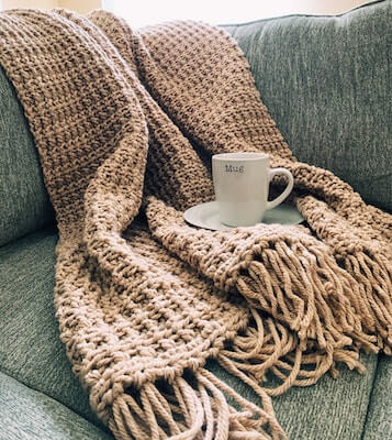 Easy Chunky Crochet Blanket Pattern by I Can Crochet That