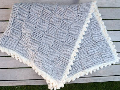 Easy Crochet Baby Blanket Pattern by Knitting With Chopsticks