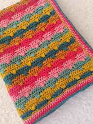 Easy Scallop Shell Crochet Baby Blanket Pattern by Annie Design Crochet