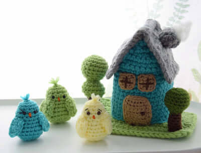 Free Amigurumi Birds And Birdhouse Pattern by Furls Crochet