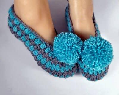 Quick Crochet Slippers Pattern by Little John's Yarn