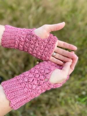 Quick Puff Stitch Crochet Mittens Pattern by Han Jan Crochet