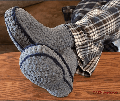 Crochet Men's Slippers Pattern by Yarnutopia