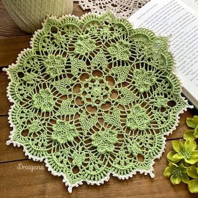 Crochet Shamrock Doily Pattern by Draiguna