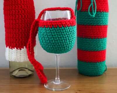 Crochet Wine Glass Lanyard Pattern by Sigoni Macaroni