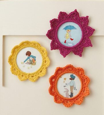 Free Crochet Picture Frames Pattern by Gathered