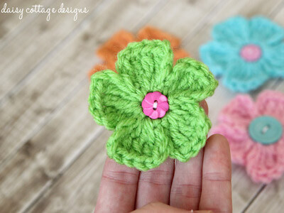 Simple Daisy Crochet Pattern by Daisy Cottage Designs