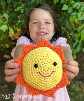 Smiling Sun Amigurumi Pattern by 5 Little Monsters